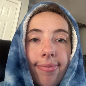 Meet your Posher, Carrie-lynn